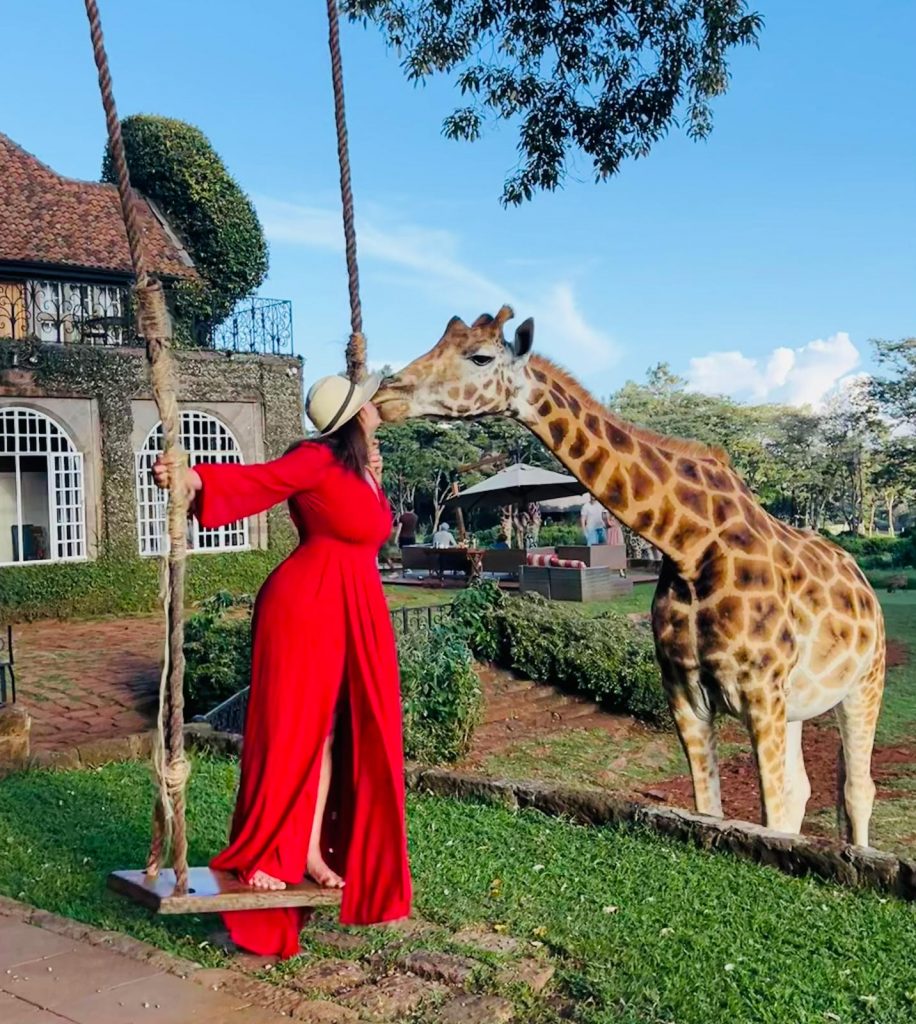 8 Days Kenyan Flying Safari - Luxury